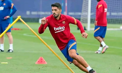 Bị Barca dọa "đày lên ghế dự bị", Suarez phản ứng bất ngờ