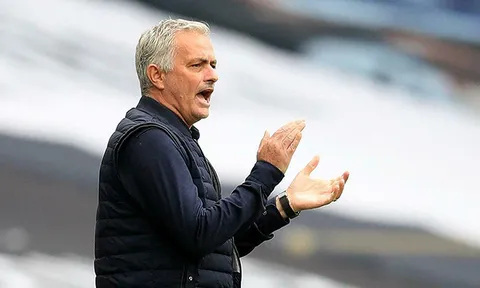 Bị chỉ trích vì lối chơi 'bảo thủ', Mourinho có lời đáp trả cực gắt