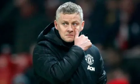 Bị Ferdinand và Scholes chỉ trích, Solskjaer gay gắt phản pháo