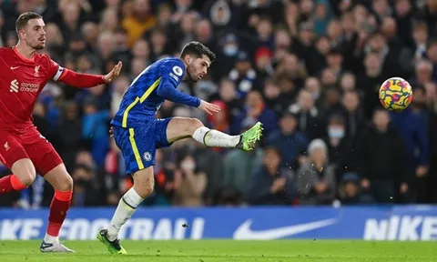Bị Liverpool dẫn 2-0 sau 26 phút, Tuchel cảm thấy khó chịu