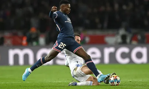 Bị loại sớm ở C1, rõ quyết định của PSG với sao 40 triệu