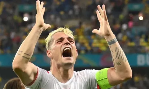 Bị treo giò, Xhaka xuống sân làm 1 chuyện trong trận TBN - Thụy Sĩ