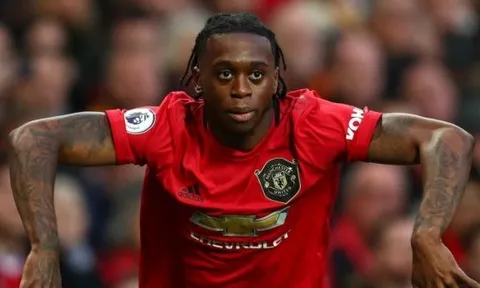 Bị Wan-Bissaka áp đảo, 'cục cưng của Mourinho' nói lời thật lòng tại Man Utd