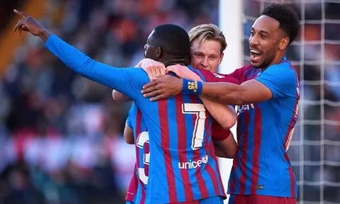 Aubameyang lập hattrick trong trận thắng 4-1 của Barca