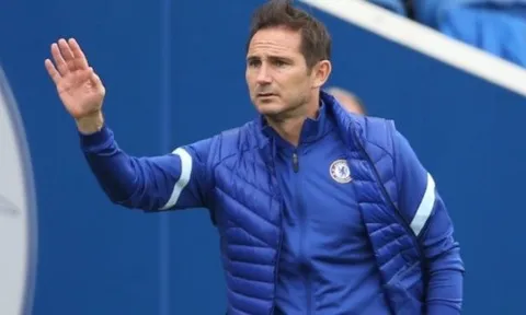BLĐ Chelsea bất ngờ "tặng quà", tương lai Giroud sáng tỏ?