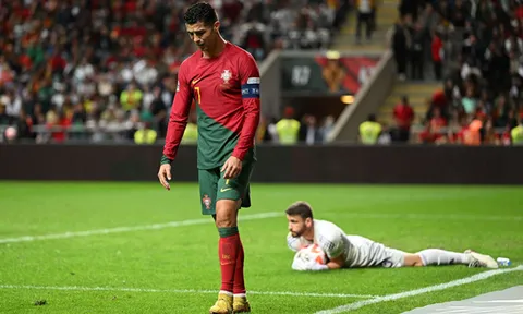 Bồ Đào Nha bại trận: Ronaldo và thung lũng bóng tối