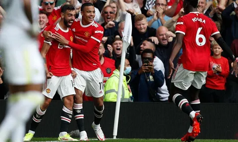 Bỏ qua Fernandes, Garth Crooks so sánh bộ đôi Man Utd với Sir Bobby và Denis Law