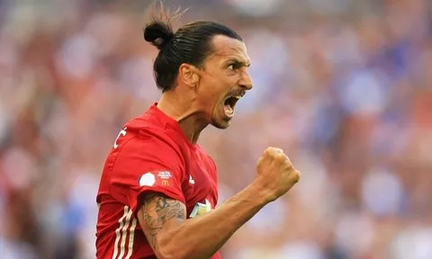 Bỏ rơi Man Utd, Ibrahmovic "thả thính" với...