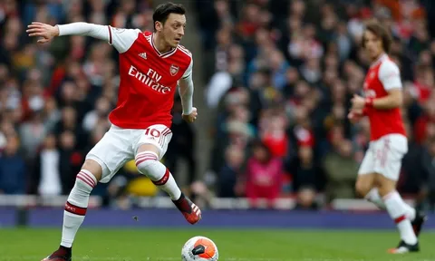 Bỏ rơi Mesut Ozil, Arsenal giờ hối hận chưa?