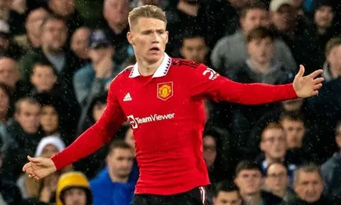 Bom tấn M.U sẽ đánh bật McTominay lên băng ghế dự bị