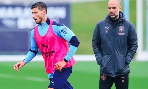Bom tấn xuất hiện, Pep vẫn lo lắng khi Man City đụng độ "phù thủy" Bielsa