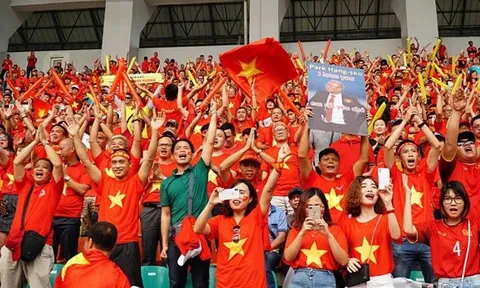 Bóng đá Việt Nam: Khi ánh hào quang qua đi thì tình yêu có còn ở lại?