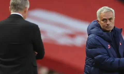 Bóp nát Man Utd, Mourinho lại gần trả đủ Solskjaer ngay sau hồi còi mãn cuộc