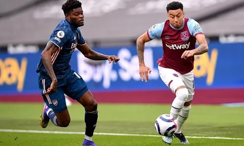 Quá bùng nổ, Lingard được ví như huyền thoại của Liverpool