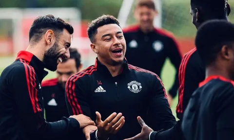 Bruno: "Ai đó có thể thuê Lingard về diễn hài được không?"