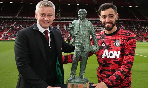 Bruno được Man Utd vinh danh, Van Persie nói ngay 1 câu