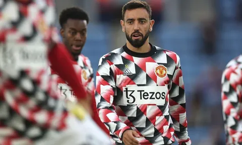 Bruno Fernandes phải thay đổi