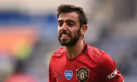 Quá tức giận, Fernandes nổi điên hét 2 câu trong phòng thay đồ Man Utd