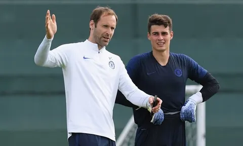Bức xúc với VAR, Petr Cech đưa ra giải pháp