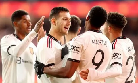 Tam tấu thăng hoa, Man Utd có trận thắng thứ 3 liên tiếp