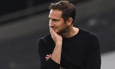 Bùng nổ ở ĐT Ý, sao Chelsea cứu Lampard khỏi 'bàn thua trông thấy'