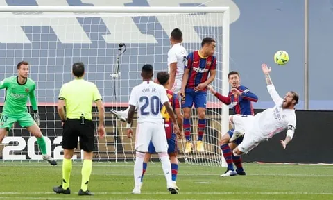 Bước ngoặt VAR, Real khiến Barca ôm hận ngay trên sân nhà