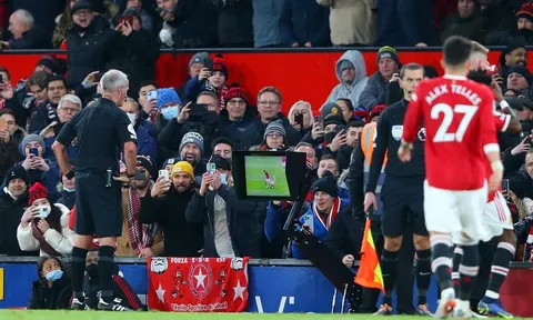 BXH Premier League không VAR: Thứ hạng Arsenal, M.U thay đổi