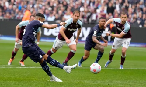 Quả penalty hỏng của Mahrez có thể khiến Man City sụp đổ
