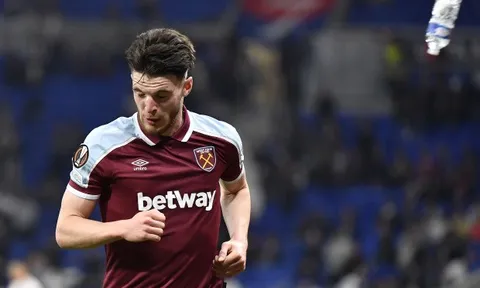 Vì sao Chelsea và Man Utd theo sát Declan Rice?