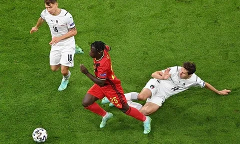 Liverpool và Tottenham tranh giành đàn em của De Bruyne