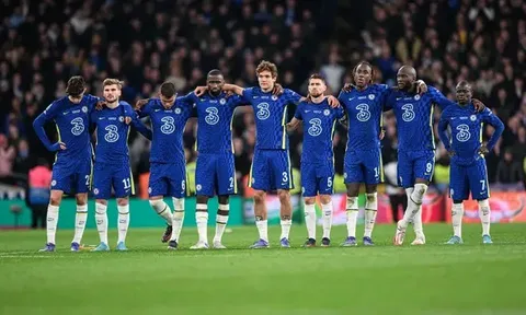 Các sao Chelsea choáng váng khi Abramovich thông báo bán CLB