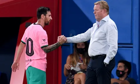 Cái ôm của Koeman và sự vực dậy một "mãnh thú" bên trong Messi