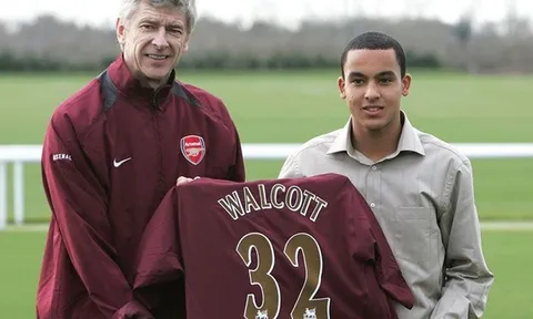 Cảnh báo thần đồng Arsenal, John Barnes lấy Theo Walcott làm minh chứng
