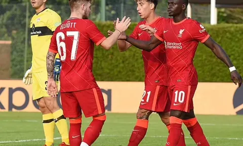 Thiếu vắng nhiều trụ cột, Liverpool ra quân nhạt nhòa