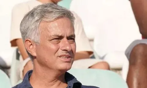 Michael Owen: "Man Utd không thể chơi như vậy"