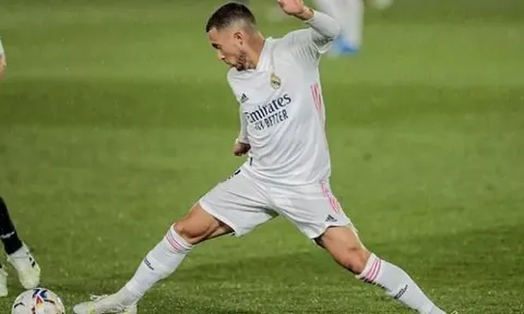 "Lẽ ra Hazard nên ở lại Chelsea thêm một mùa giải"