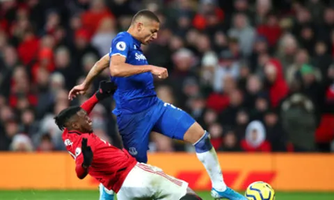 "Quái thú" Wan-Bissaka hoàn hảo trước Everton chỉ trừ 1 điều....