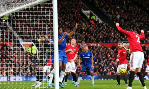 Bàn thua tai hại, Man United chia điểm cay đắng trước Everton