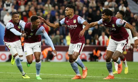 Carragher: "1 siêu cầu thủ"