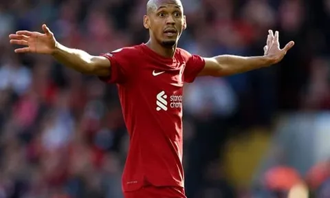 Carragher công kích Fabinho