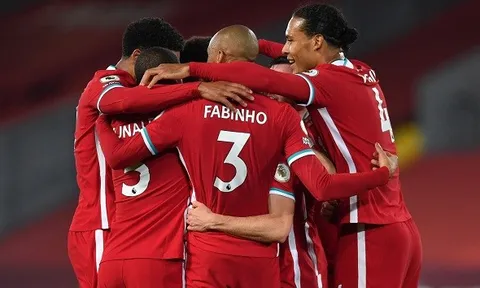 Carragher nói rất nhiều điều về 'hạt nhân' đánh mất mình của Liverpool