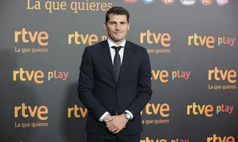 Casillas phản ứng khi bị đồn hẹn hò Shakira