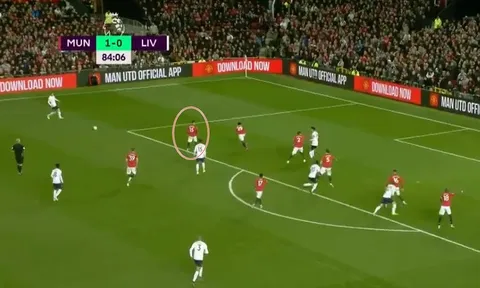 'Có sự thiếu nhất quán giữa Bissaka và Pereira'