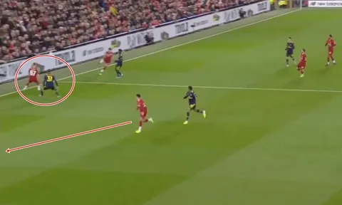 'Chamberlain đã làm điều đó đến 3 lần trước khi Arsenal thủng lưới'