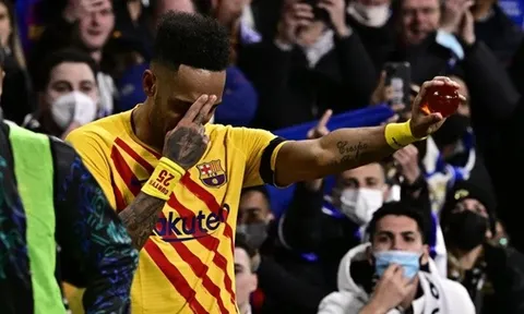 Bí mật sau màn ăn mừng của Aubameyang