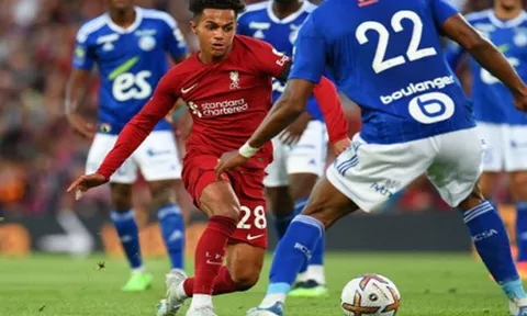 Thua 0-3 tại Anfield, Klopp phản ứng thế nào với phòng thay đồ?