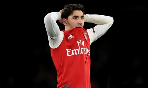 'Tôi chẳng biết nói sao, làm gì thì Arsenal cũng không thể thắng'