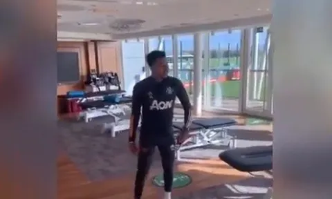 CHÍNH THỨC: Thêm một HLV bị sa thải ở Premier League
