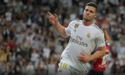 Cho số 9 cổ điển "phiêu lưu", Zidane tiếp tục bị NHM "tổng sỉ vả"