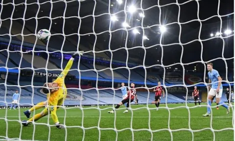Cầu cứu công thần, Man City nhọc nhằn giành chiến thắng trước Bournemouth